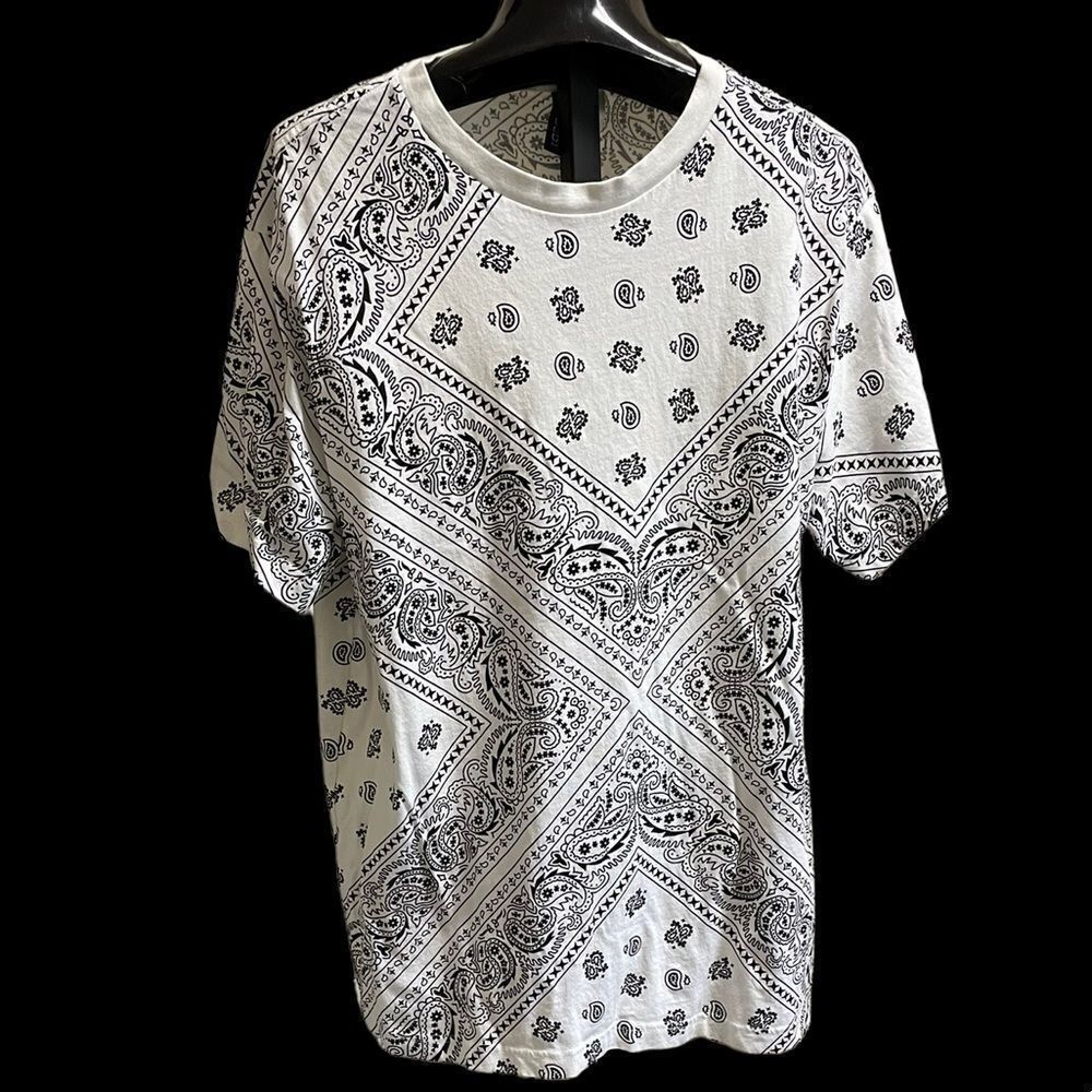 ‎Bandana Pattern Tee Shirt, Sz M